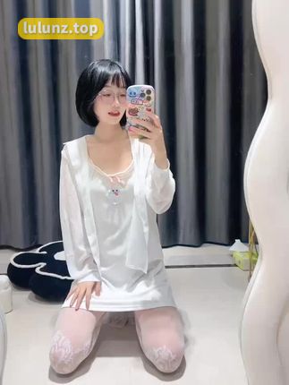 胜利的小生活微密圈揭秘，最新付费视频和照片一览