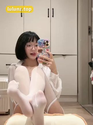 胜利的小生活微密圈揭秘，最新付费视频和照片一览