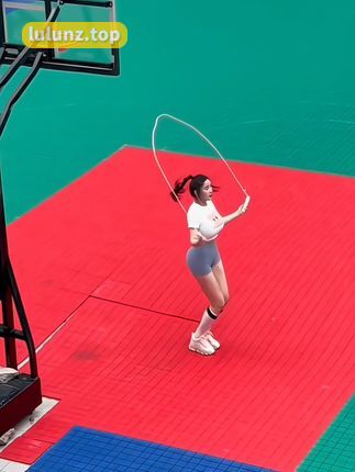 猪小七@国际环球旅游小姐图片+视频合集，猪小七的国际魅力解析