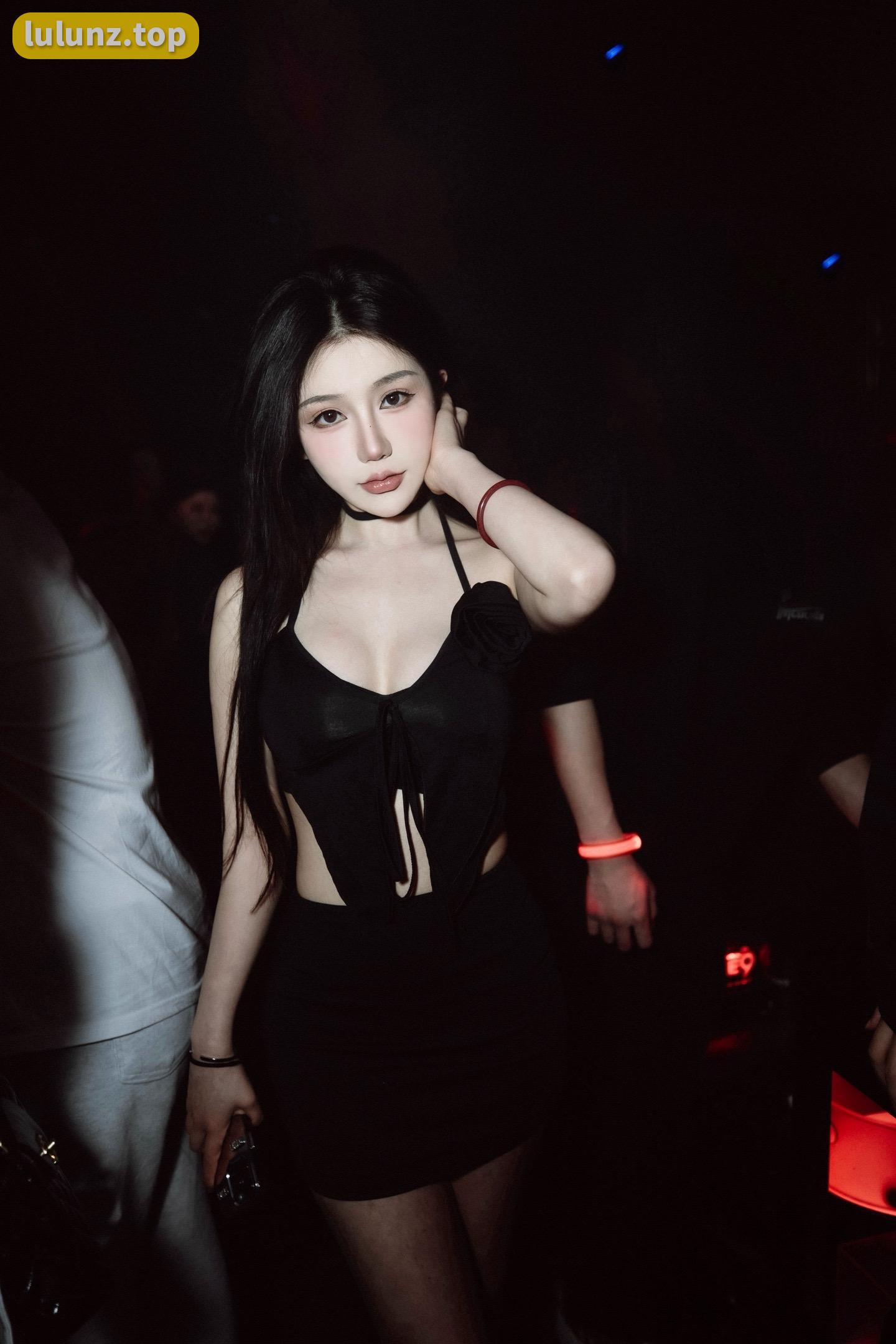 艾拉·isla健身作品合集，微密圈中完美身材展示的秘密