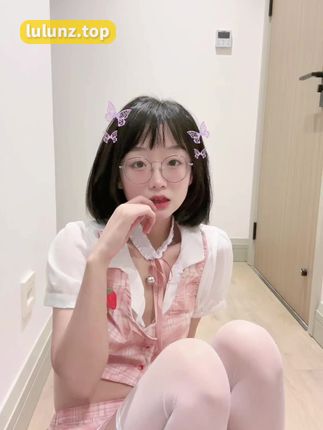 王胜利的早期抖音作品，从卖袜子铺路到网红达人