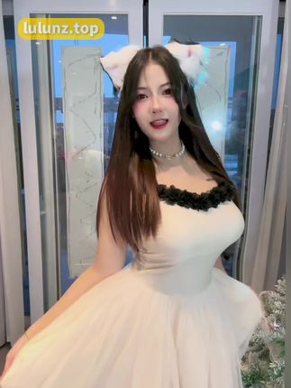 脑婆睡醒啦抖音直播视频回顾，追溯她的成长足迹