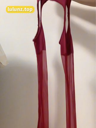 小芋泥yyy的时尚穿搭技巧，她的穿搭风格有哪些独特之处？