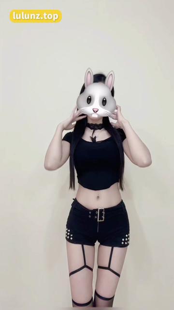 一只佐佐酱点击就看女主播摆烂~揭秘佐佐酱的搞笑瞬间