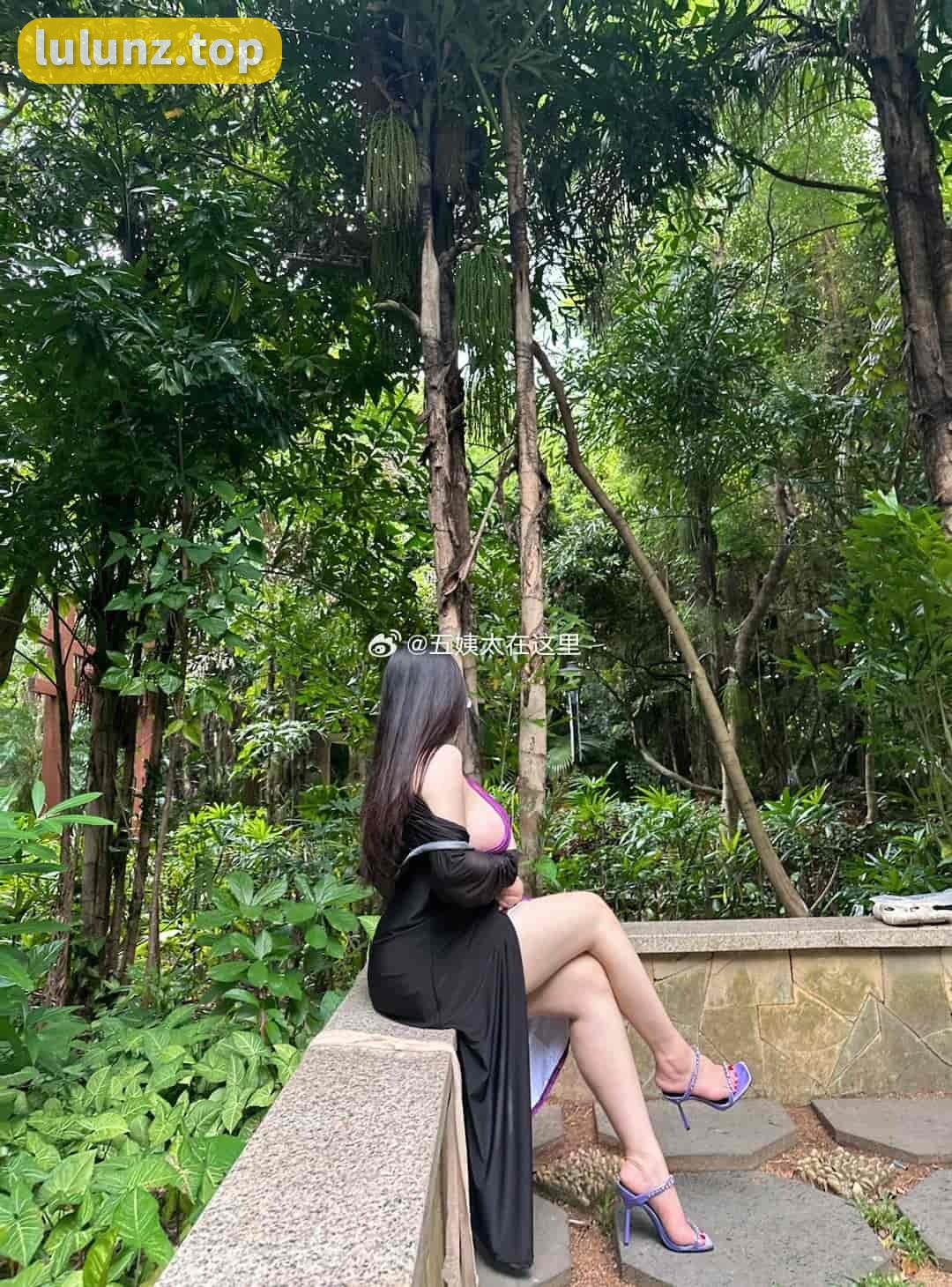 幽默风趣的迷人五姨太微密圈资源受欢迎秘密，她的真实姓名是否为孙颖莎？