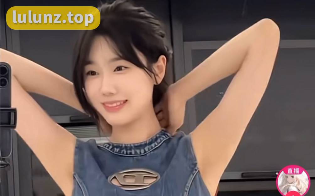 微博网红星怡很甜发布引人注目瑜伽照，曼妙曲线展示时尚品味