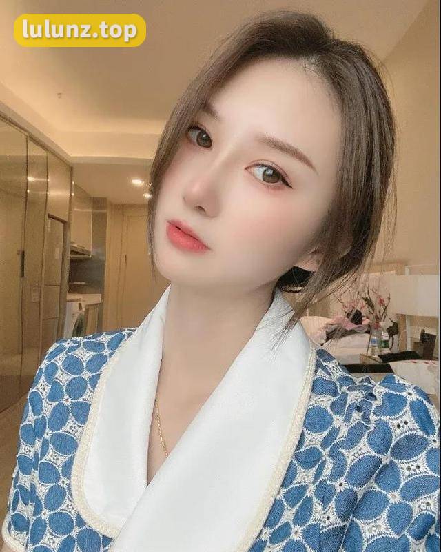 揭秘陈佩奇微密圈作品图片背后的故事，探寻网红陈大小姐神秘魅力