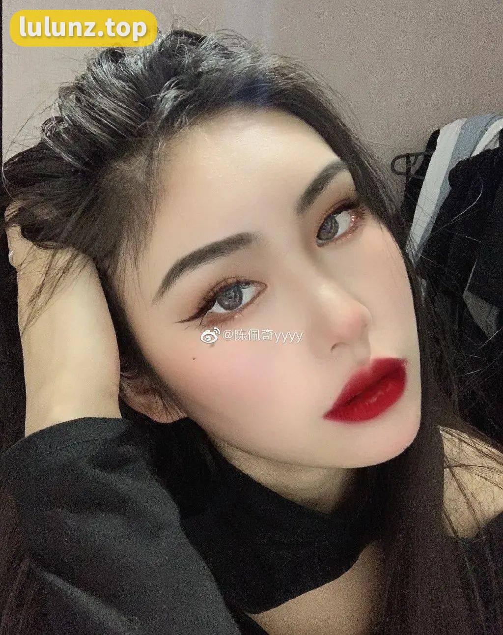 揭秘陈佩奇微密圈作品图片背后的故事，探寻网红陈大小姐神秘魅力