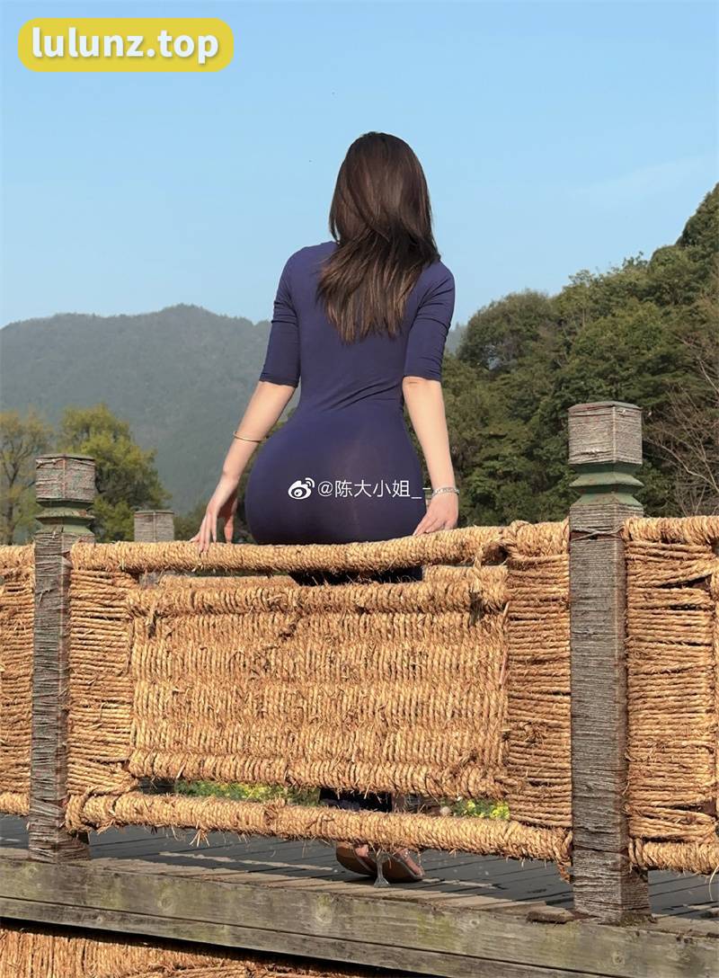 揭秘陈佩奇微密圈作品图片背后的故事，探寻网红陈大小姐神秘魅力