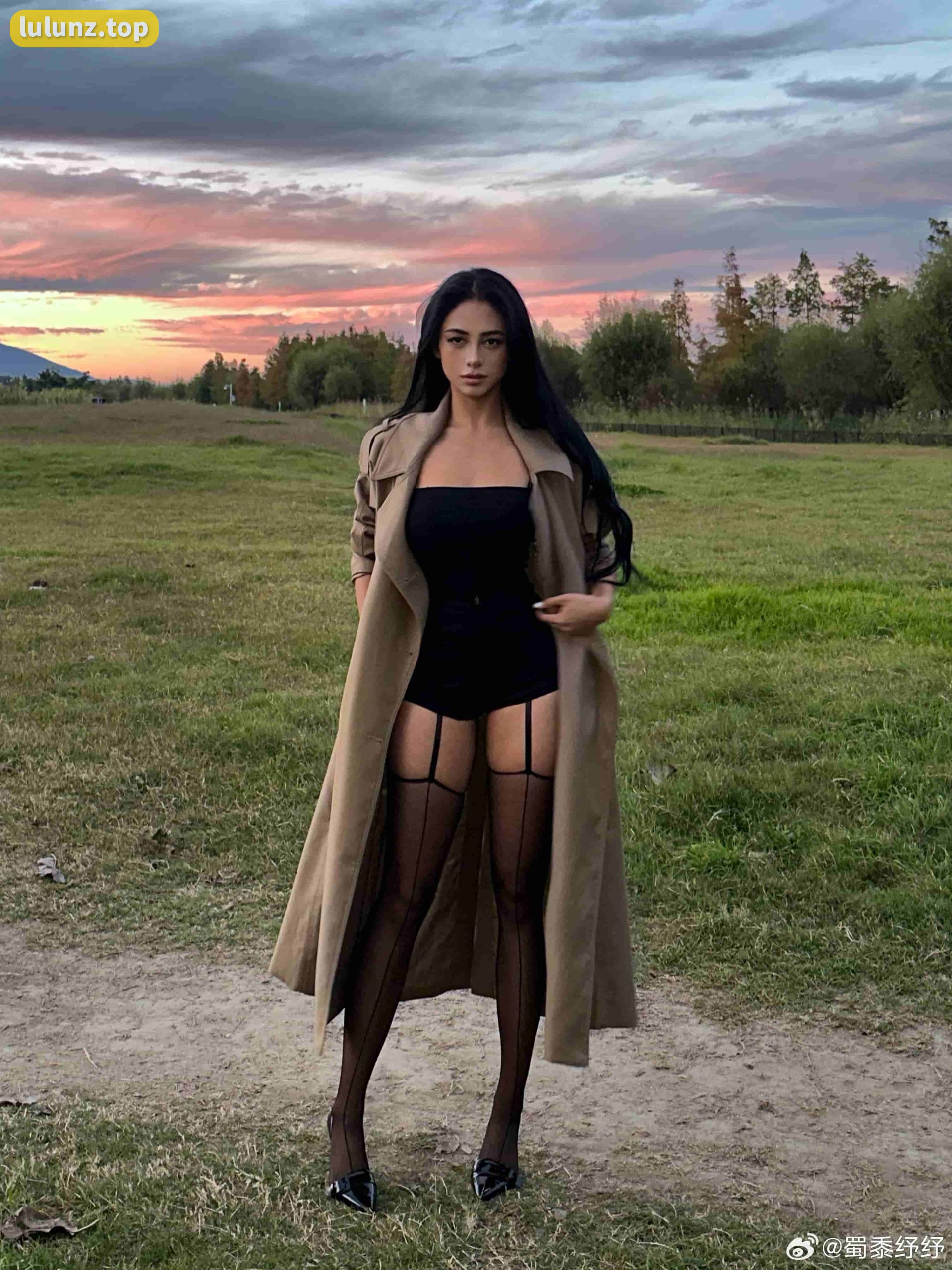 颜值与身材并存的微密圈女神蜀黍纾纾,内外兼修,让人无法抗拒