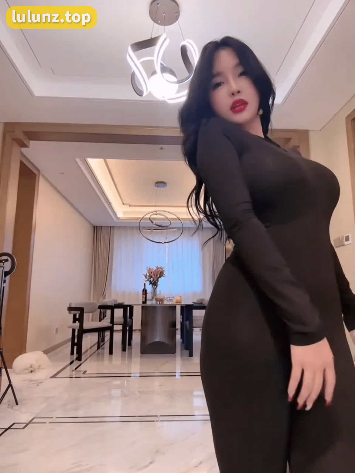 张鑫baby微密圈套图和视频合集，展现独特魅力和绝佳演技