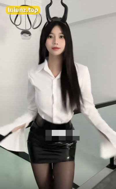 抖音鱼神微密圈蓝色战袍梗–个性追求与互联网文化传播的结合