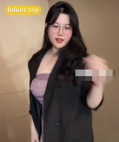 抖音博主来吃菠萝的微密圈作品好看吗？