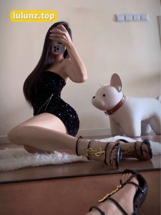 纪念小小v5微密圈作品超越期待的兔女郎穿搭,可爱形象引发热议