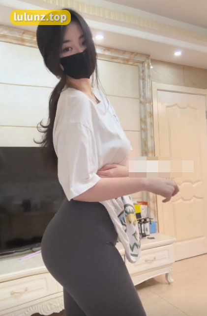 抖音欧yy微密圈付费私密图流出，非常柔软可爱！