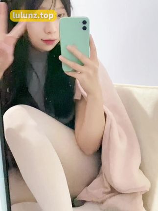 抖音网红昕昕很萌微密圈视频梗资源，展现女性优雅与魅力