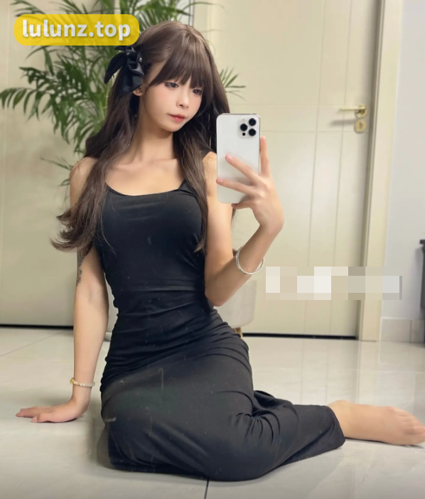 聂傲娇微密圈中傲娇性格俏皮千金–红色连衣裙勾魂男士芳心