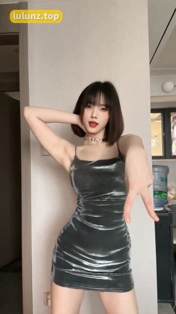 抖音网红琳铛高清图片下载，下载她高清清晰的图片