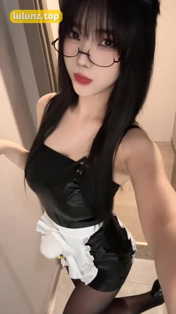 抖音网红琳铛高清图片下载，下载她高清清晰的图片