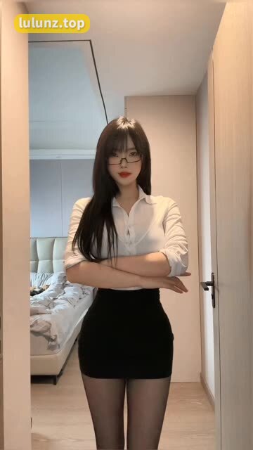 琳铛觅圈照片下载指南，指导如何下载她在觅圈中的照片