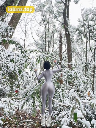 俏妞t个人资料背景介绍，介绍她的个人背景和经历