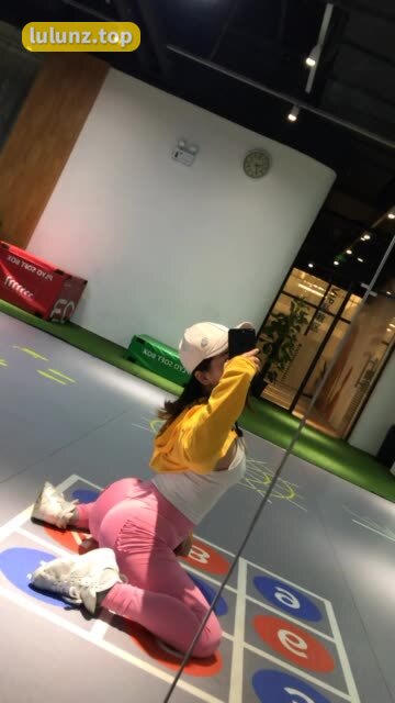 禅雨儿健身高清图片分享，分享她高清的健身照片