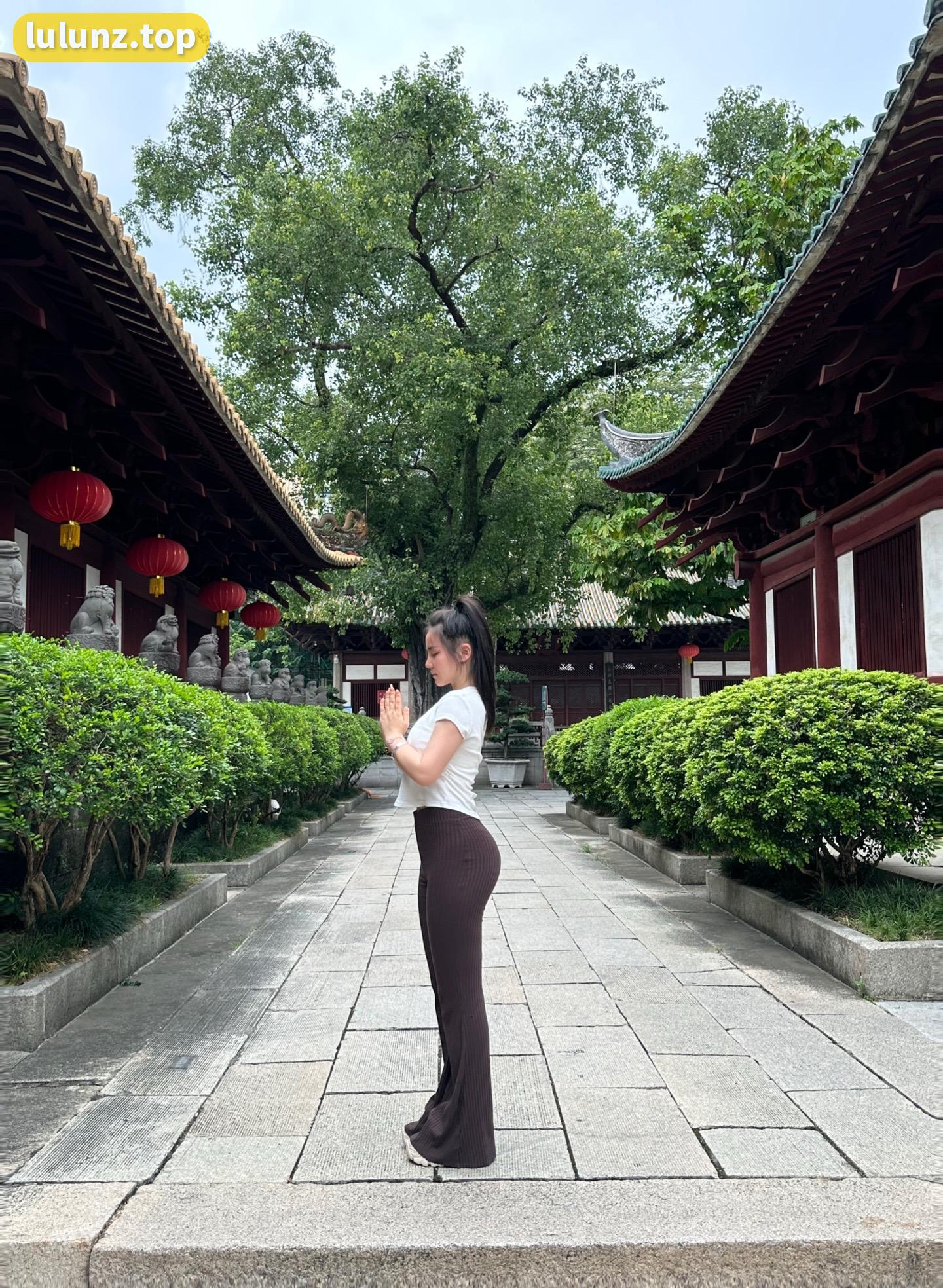 禅雨儿的潮流穿搭分享，分享她的潮流穿搭