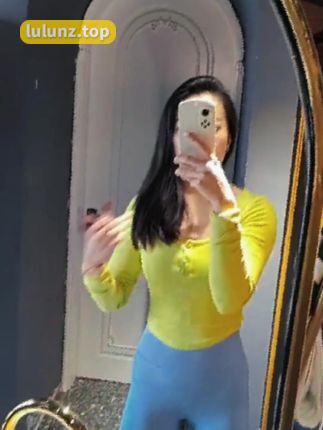 抖音网红孙佳慧的写真作品，欣赏她的美丽照片