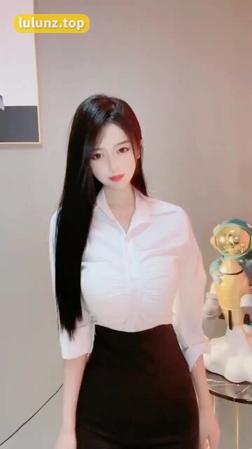 机智可爱肤白貌美的大兔兔的粉丝互动，她如何与粉丝互动？