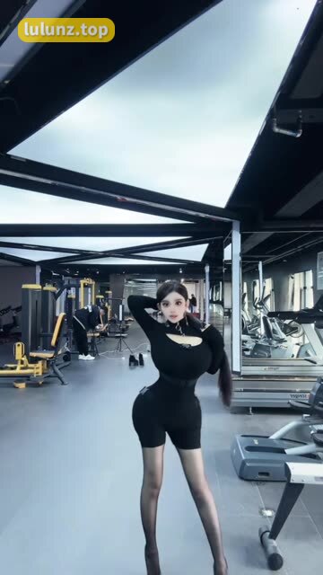 梦露Veronica的经历和成就，她在行业中取得了哪些成绩？