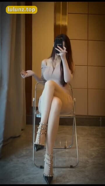 奶白鹿神过去的视频，回顾她的早期精彩表现