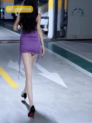 120斤的小王同学图片大曝光，一探她的青春活力