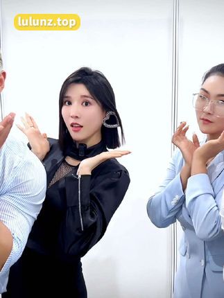 刘太阳比基妮照片分享，欣赏他的比基尼造型