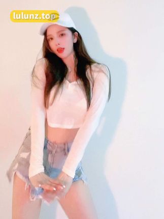 希希Gina在社交媒体上的活跃度如何？分析希希Gina的社交表现