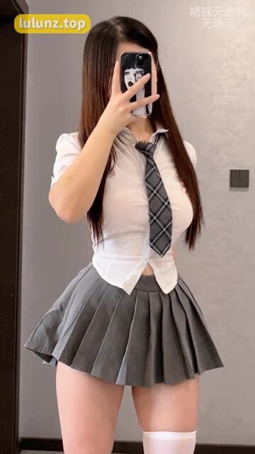 桃迟樱呀的圈图揭秘，甜美博主的私密圈内照片流出