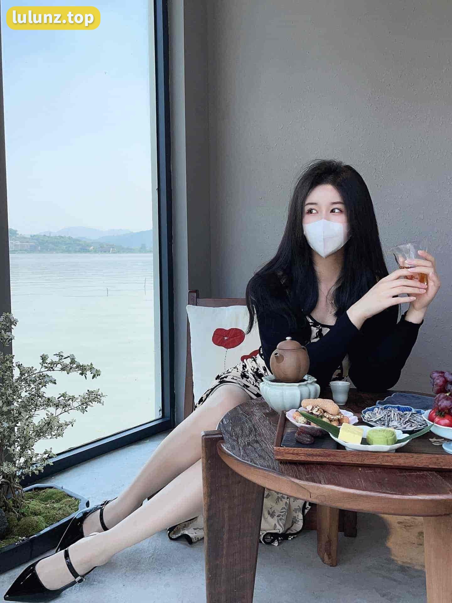 July芝岚的图片集，欣赏甜美瞬间