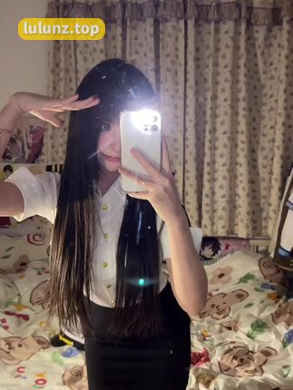 沈汝凡超哇噻圈内视频作品解析，细致剖析每一帧