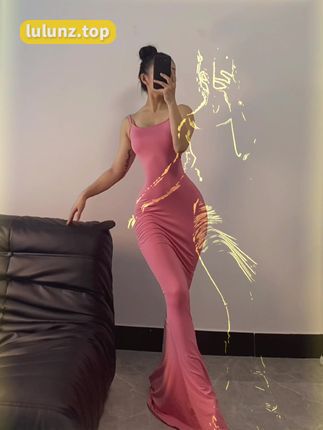 俏妞qiaoniuTT维密圈写真合集，视觉盛宴不容错过