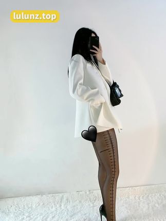 俏妞t个人资料背景介绍，介绍她的个人背景和经历