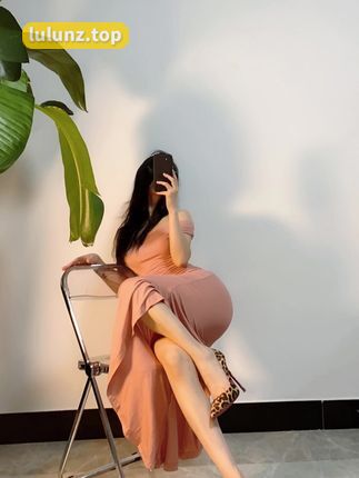 俏妞qiaoniuTT微密圈照片，高清大图尽收眼底