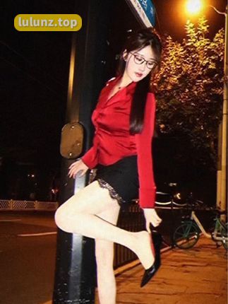 轩子巨2兔不放假写真，极致视觉体验