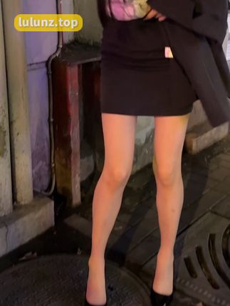 轩子巨二兔3000元定制视频，高价内容背后的秘密