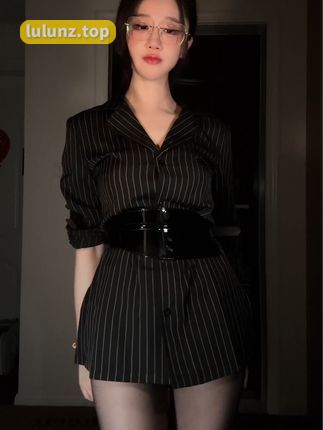 轩子巨二兔微博剧照曝光，穿着亮点引发热议