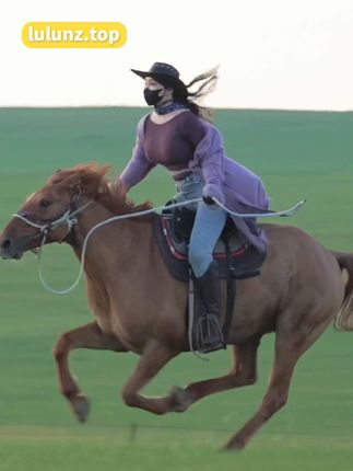 MIYA私房写真，野性与成熟的完美结合