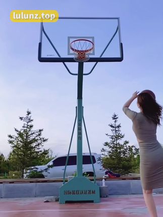 MIYA米娅新娘写真，她在人生高光时刻的惊艳亮相