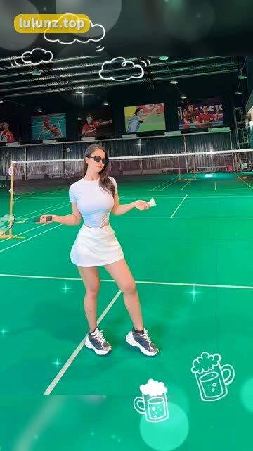 张贺玉的魅力御姐脸，漫画级别的网红颜值