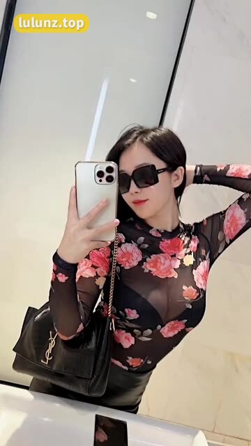 张贺玉的搭配技巧分享，学习张贺玉的时尚穿搭