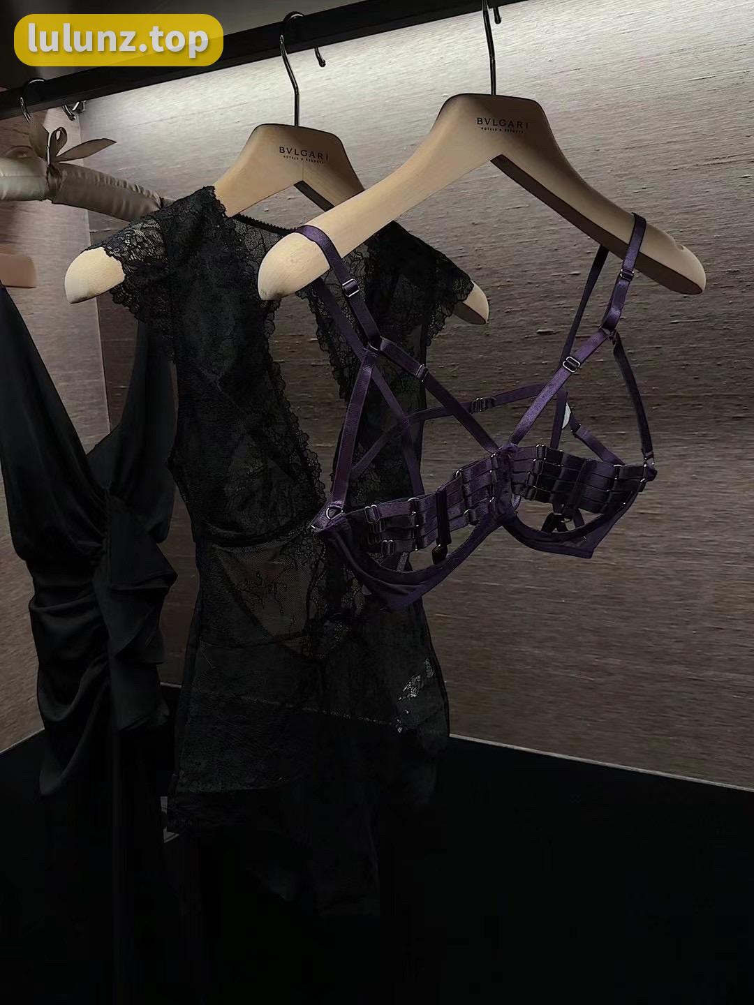 脸红Dearie图片打包下载，一次性获取她的全部精彩瞬间