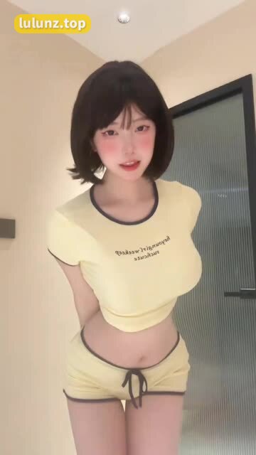 【桃桃sama】时尚穿搭秀2,似动非动的独特魅力,难挡的时尚之美