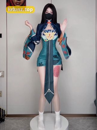 阿尔卑香小狗子微博VS抖音，她的网红反差魅力何在？